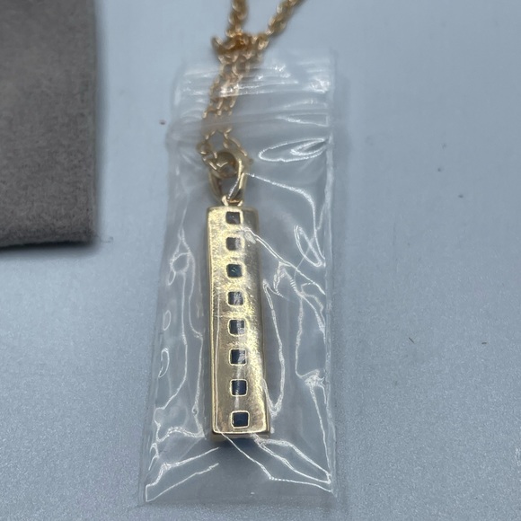 VINCE CAMUTO TRICOLOR STONE PENDANT NECKLACE NWT - Picture 7 of 7